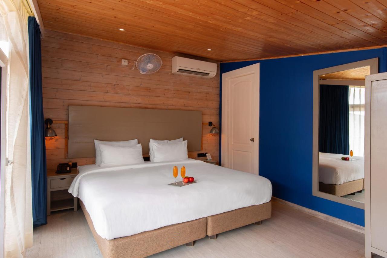 Living Room Beach Resort Morjim Exteriör bild