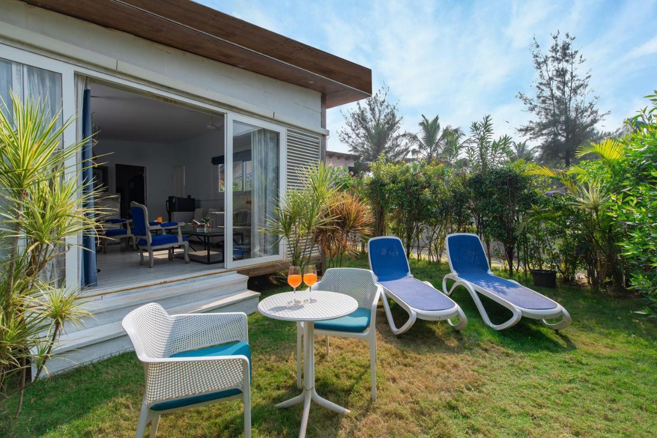 Living Room Beach Resort Morjim Exteriör bild